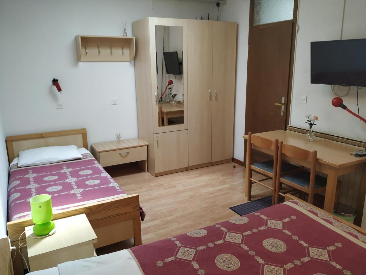 Accomodation Pertout Nova Gorica Exterior photo